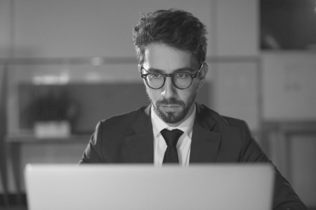 Studenten werken aan financiële plannen